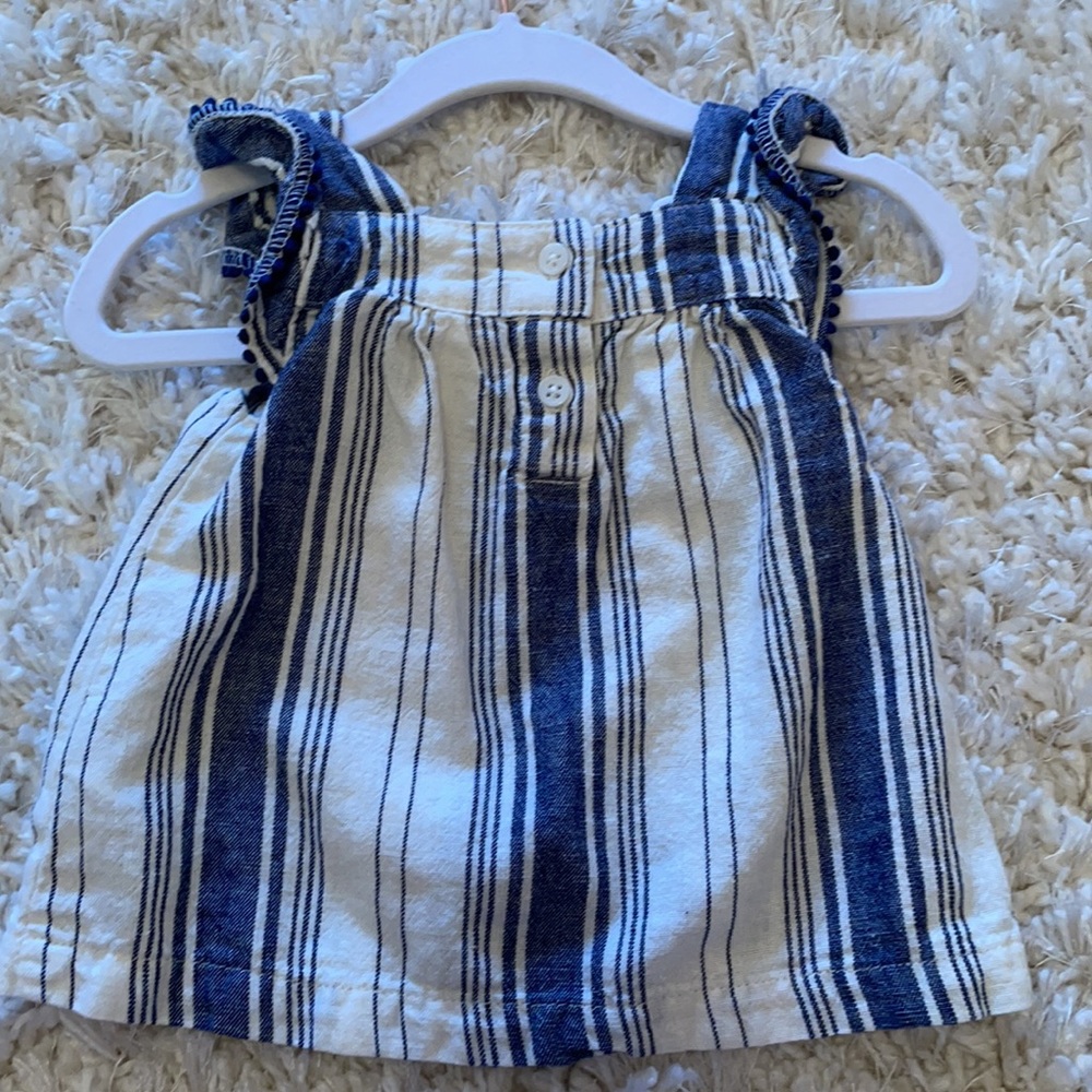 Adorable Carter’s Baby Girls blue and white striped short outfit! - Picture 3 of 8